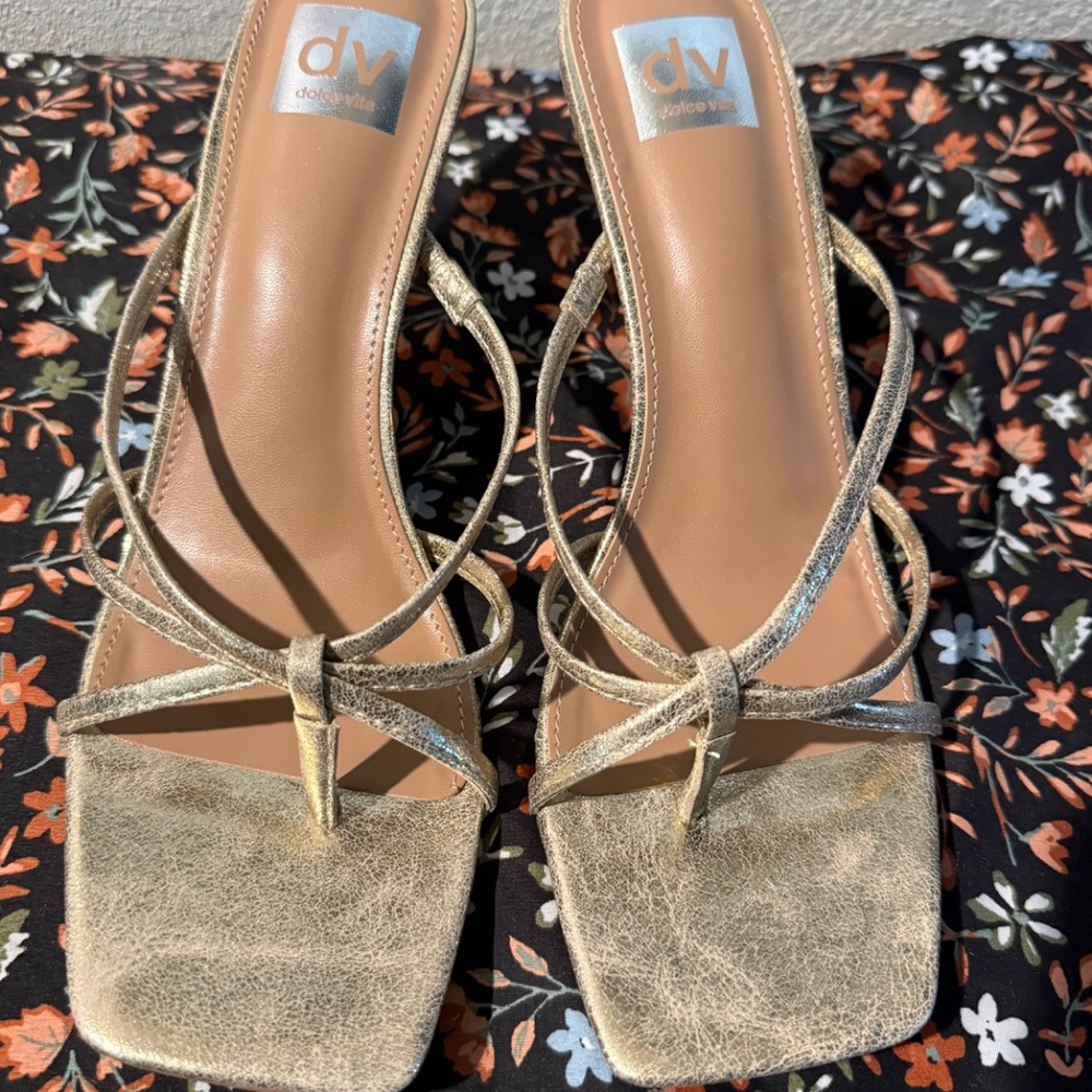 Dolce Vita DV Zini Gold Shimmer Kitten Heels Sandals BNIB Size 10 - Picture 3 of 10